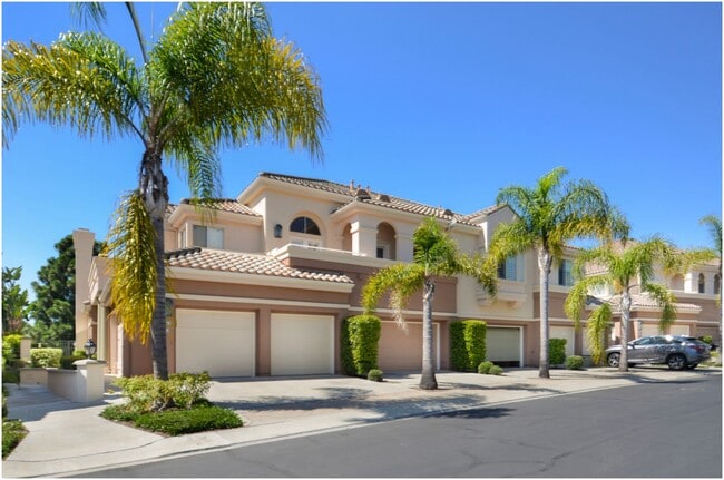 Building Photo - 2 Bedroom Plus Loft - Laguna Niguel Condo!