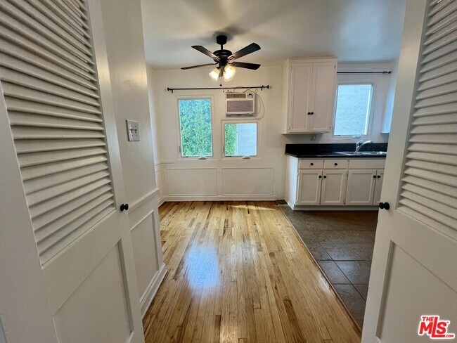 Photo - 1345 Masselin Ave