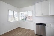 Photo - 2 WEEKS FREE!!! 2 BR with Partial Bay Views and Parking! Unit 3811