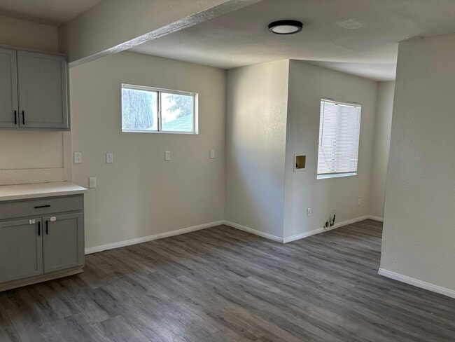 Photo - 1061 Beaumont Ave