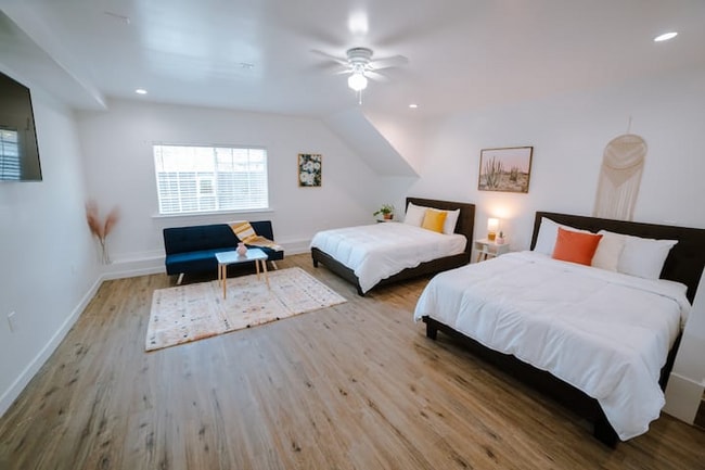 Photo - 5648 Berkshire Dr Unit 5646-A