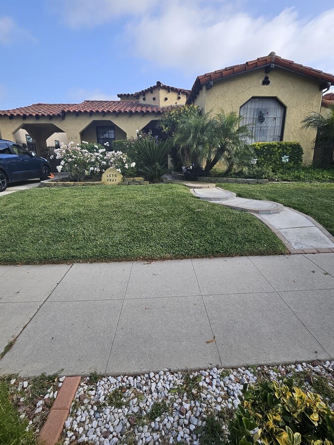 Photo - 2512 W 79th St House