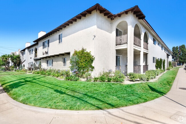 Building Photo - La Paz Villas Rental