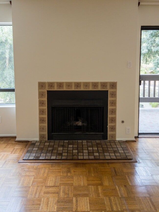 Photo - Large 2bed/ 2 bath corner unit in the heart of Silverlake with Hot Tub, Pool, Gated Parking and P...