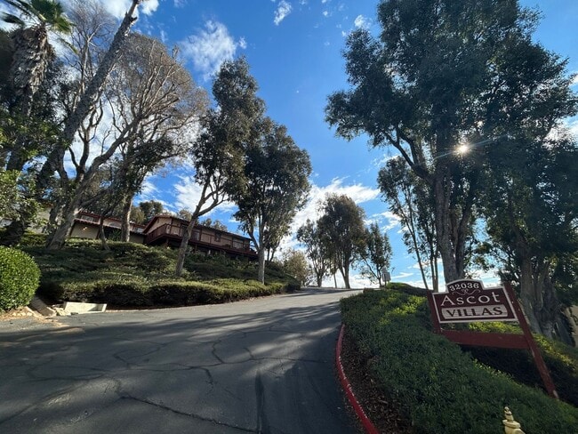 Building Photo - COMING SOON at Ascot Park Villas!!!