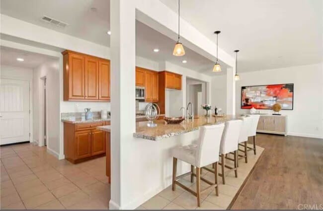 Photo - 14925 Shoreham St