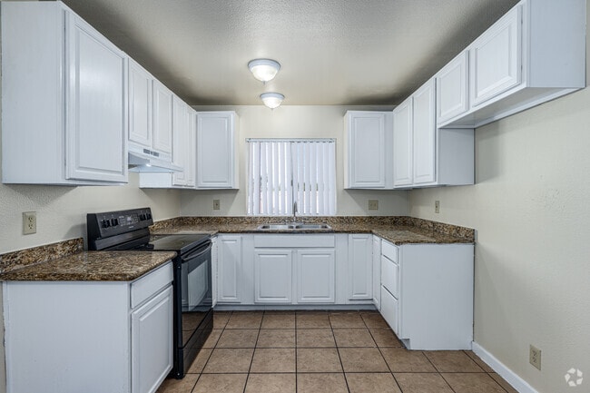 2BR, 1BA - 700SF - Kitchen - 7853 State St