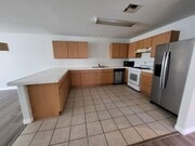 Photo - LARGE 3 BED 2 BATH DUPLEX