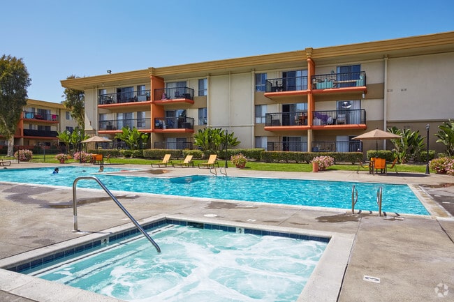 Pool & Spa - Crystal View Apartments