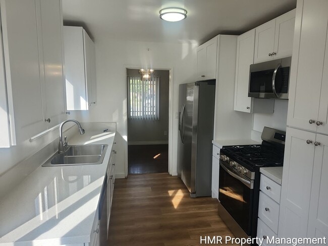 Building Photo - 3 Bedroom 1 Bath Gem For Rent!