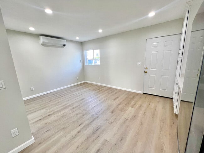 Photo - 1575 Manning Ave Unit 1573