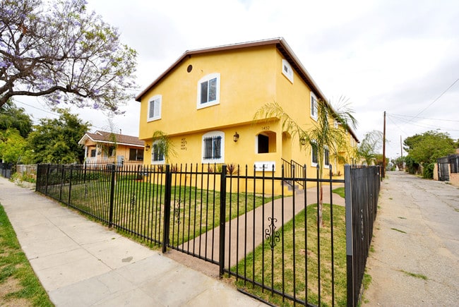 Photo - 1434 Ricardo St