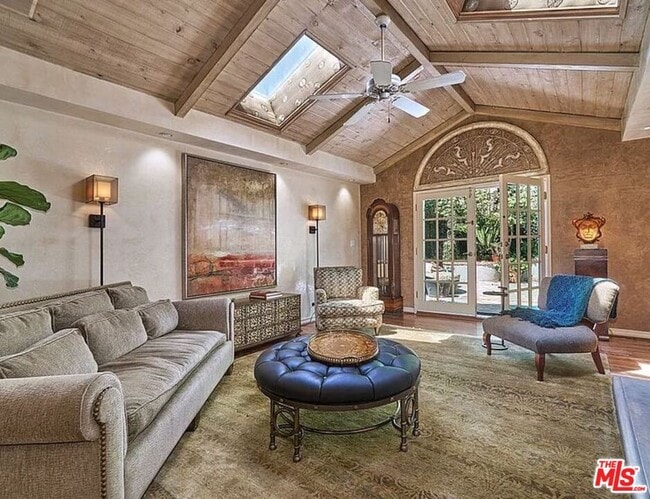 Photo - 2229 S Beverly Dr