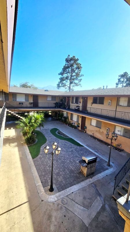 Building Photo - 4613 Canoga St Unit B