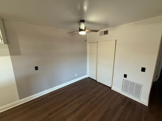 Photo - 2-Bedroom Condo with Community Amenities a... Unit 1112