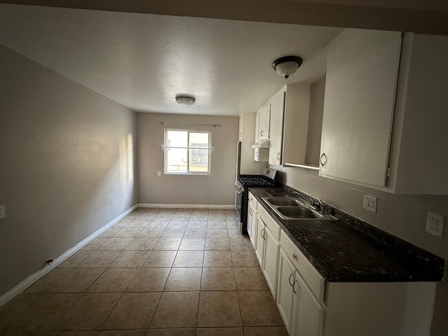 Photo - 14424 Flallon Ave Unit 2