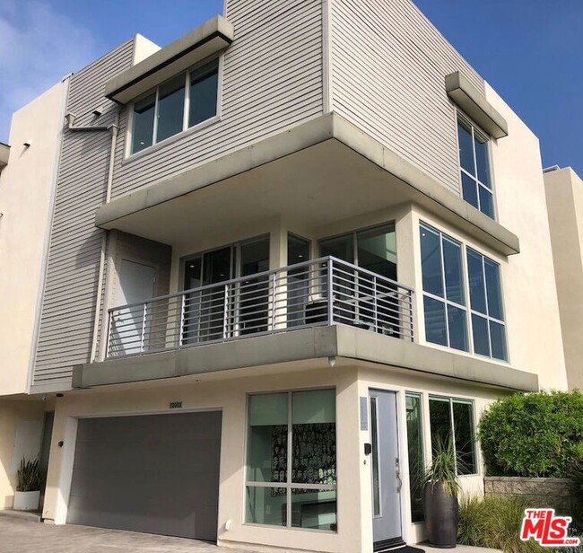 Photo - 12003 Emery Ln