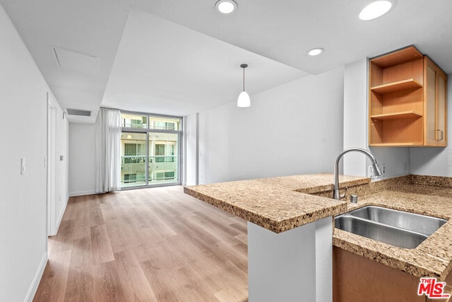 Photo - 13700 Marina Pointe Dr Unit 321