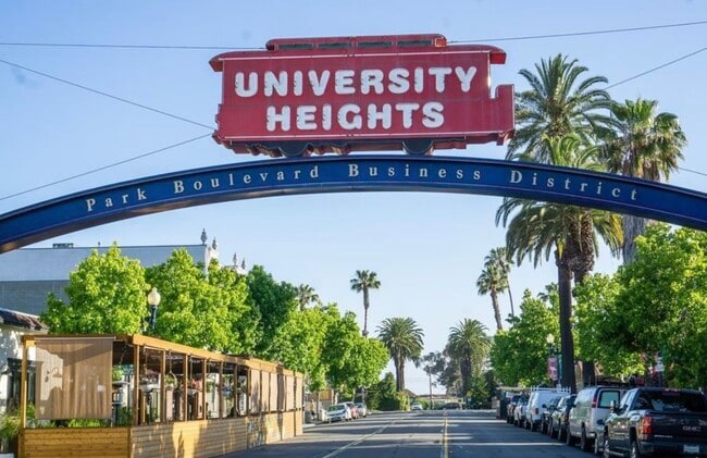 Photo - 1818 Carmelina Dr