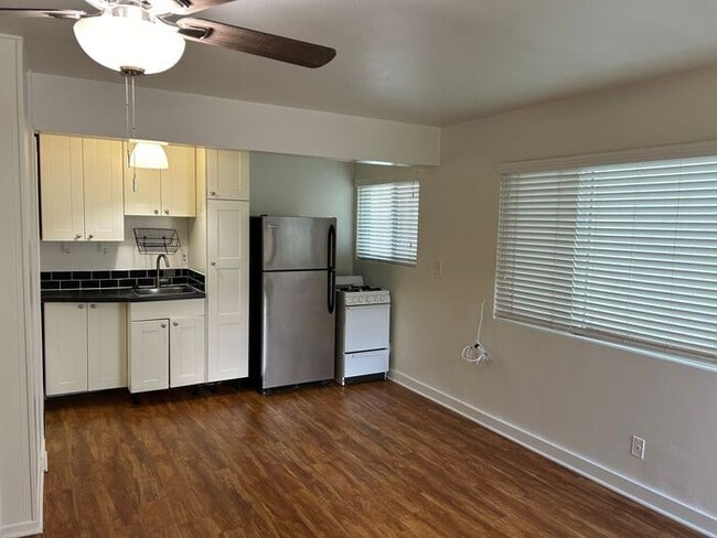 Photo - WONDERFULLY LOCATED DWNSTRS 1BD 1BA STUDIO IN OLD TOWN SEAL BEACH!