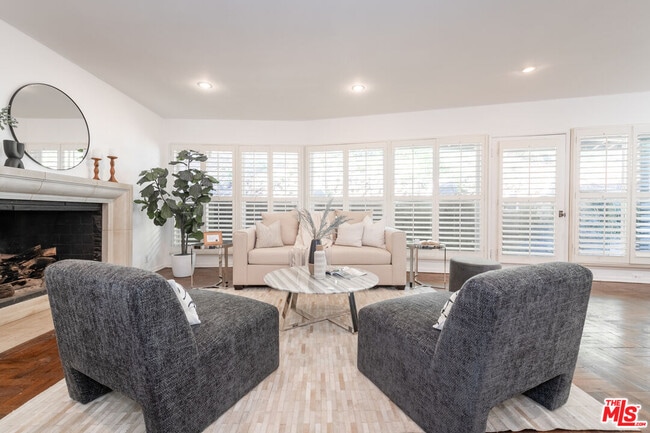 Photo - 2559 Hutton Dr