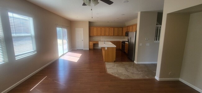 Photo - 33207 Breighton Wood St