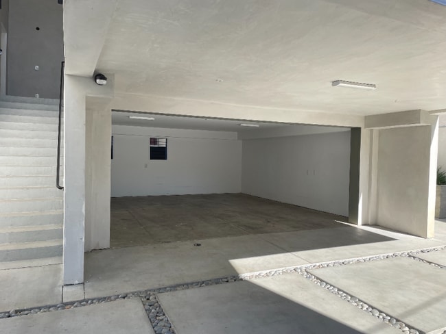 Photo - 140 N Carondelet St