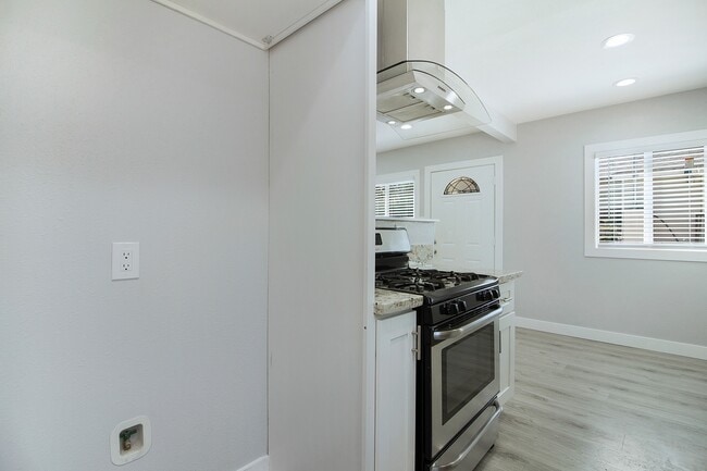 Photo - Ellis Street Duplex Unit 79 East Ellis St.