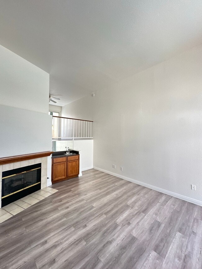Photo - 5455 Sylmar Ave