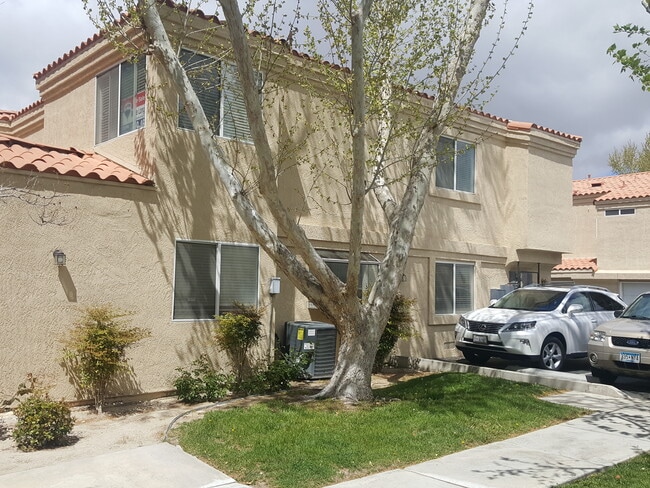 Photo - 43409 30th St W Townhome