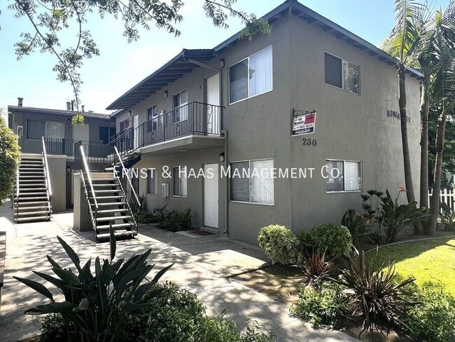Building Photo - 230 E Hullett St Unit #01