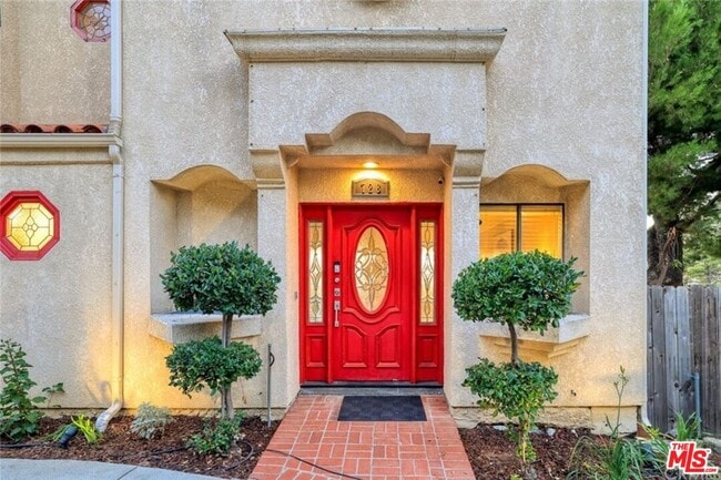 Photo - 728 Montecito Dr