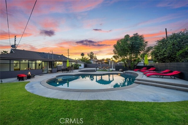 Photo - 22349 Vanowen St