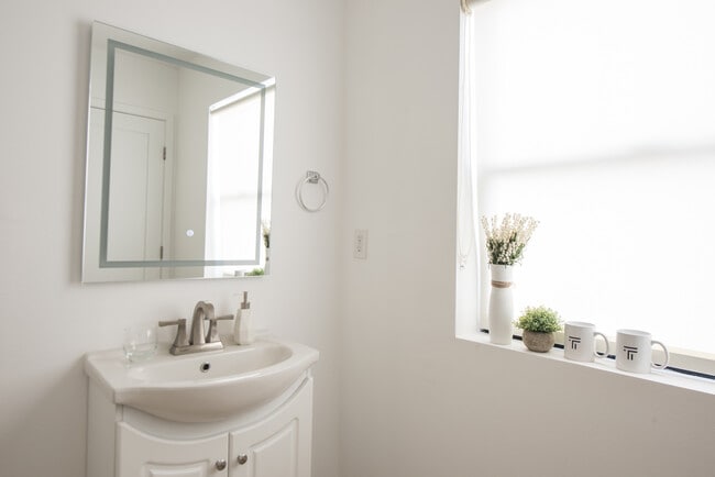 private bathroom - The Pegasus