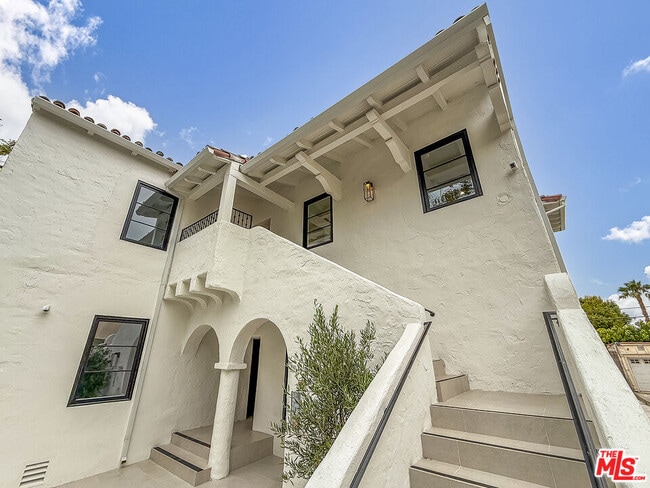 Photo - 150 N Arnaz Dr Unit C