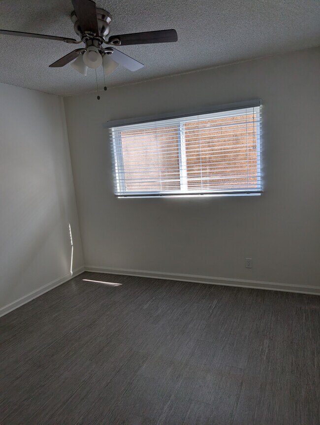 Photo - Oasis Apartments