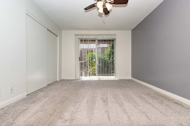 Photo - 800 E Bobier Dr