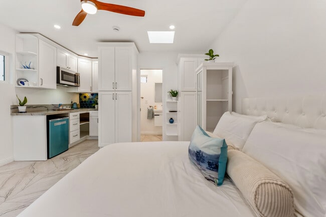 Photo - 2534 Whitney Ave Unit 2534 Whitney Avenue C