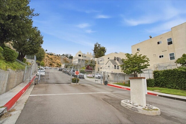 Building Photo - 18209 Sierra Hwy Unit 56