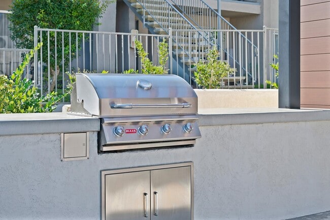 Photo - Silver Oak Apartments