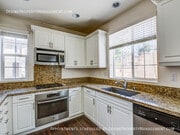 Photo - 728 Huron Pl