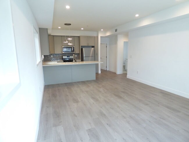 Photo - 1256 N Hobart Blvd Unit 1256 N Hobart Blvd