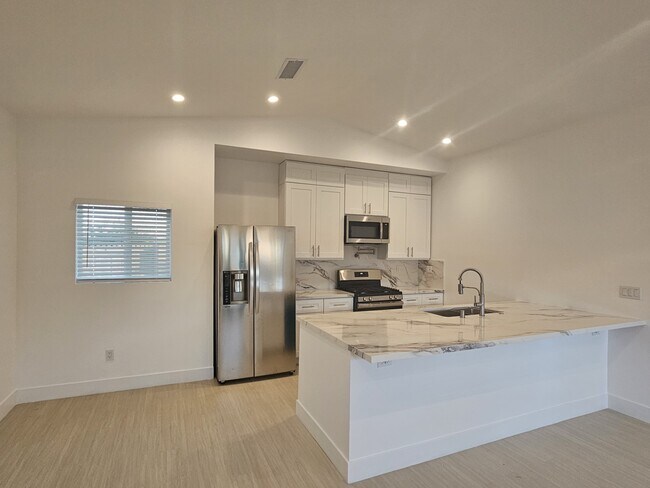 Photo - 1321 S Ventura Rd