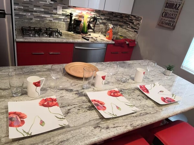 Photo - 1530 W 28th St