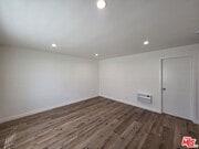 Photo - 2400 Vanderbilt Ln Unit 2400D