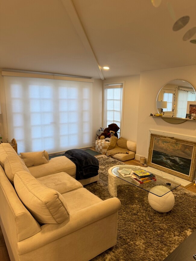 Photo - 511 Poinsettia Ave