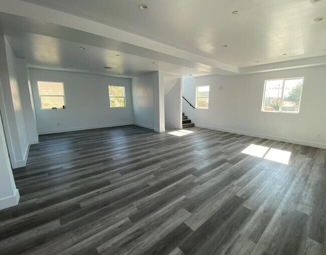 Photo - 789 E 41st Pl