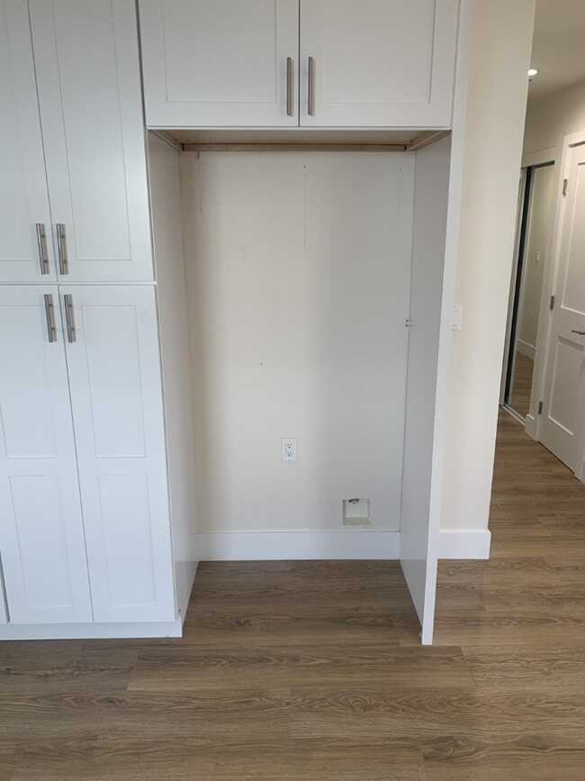 Photo - Brand New 2BR/1BA with Downtown LA Views i... Unit 1733 1/2