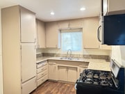 Photo - 407 W 6th St Unit A