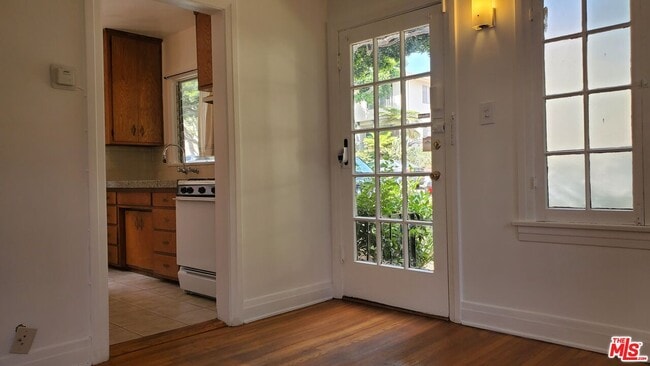 Photo - 1118 20th St Unit front